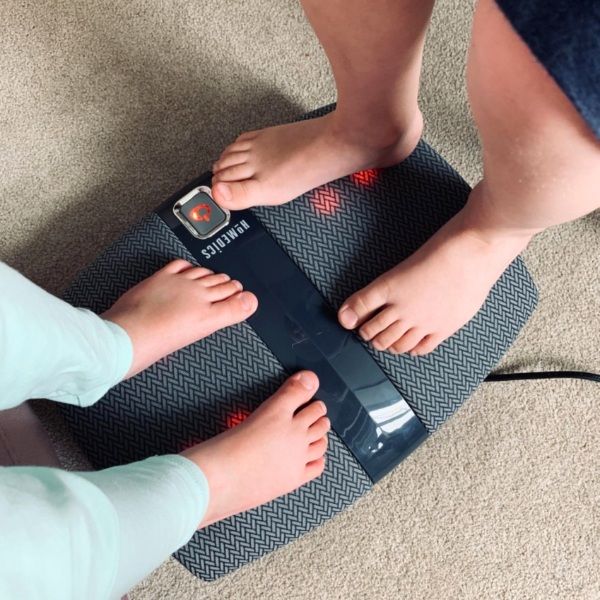 Máy massage chân HoMedics FMS-255H Shiatsu nhào sâu làm dịu và trẻ hóa đôi chân mệt mỏi bằng massage thẩm thấu