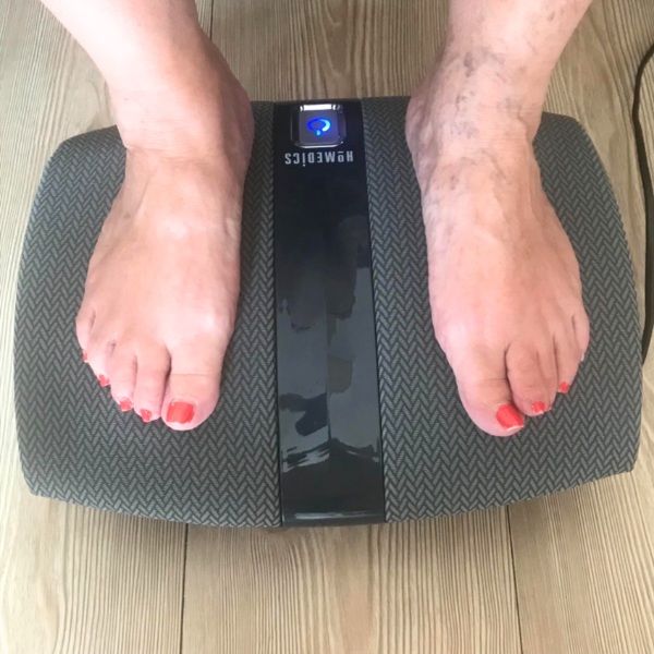 Máy massage chân HoMedics FMS-255H có kích thước lớn phù hợp với cỡ chân to.