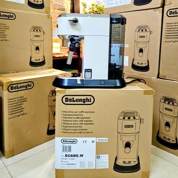 Máy pha cà phê Delonghi Dedica Style EC685.M  Sử dụng với cà phê bột xay sẵn hoặc cà phê túi lọc