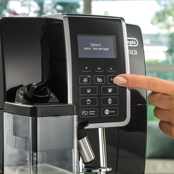 Máy pha cà phê Delonghi Dinamica ECAM 356.57.B Tính thân thiện cao với người dùng nhờ  bảng điều khiển cảm biến có các phím biểu tượng được chiếu sáng