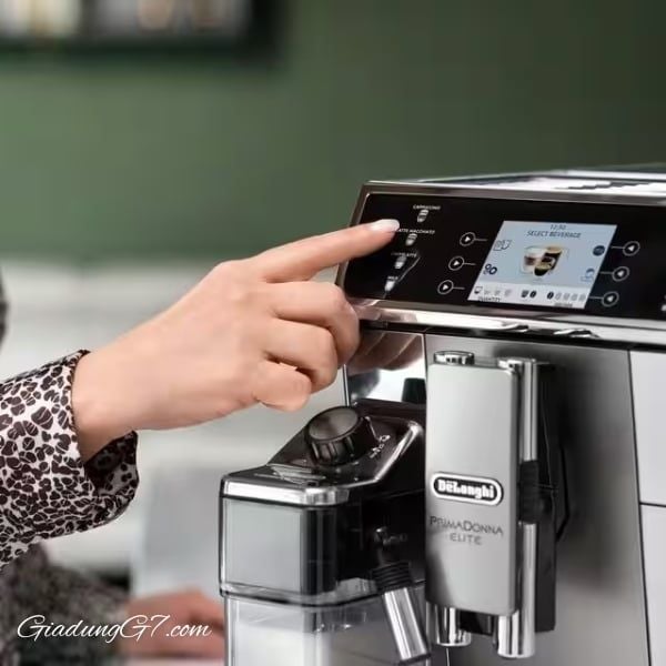 DeLonghi Primadonna Elite ECAM 656.55.MS là máy pha cà phê hoàn toàn tự động cao cấp, cung cấp nhiều tùy chọn tùy chỉnh cho những người yêu thích cà phê.