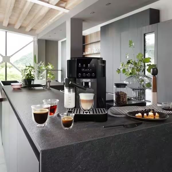 Trải Nghiệm Cà Phê Tại Nhà Với Máy pha cà phê Delonghi Magnifica ECAM 22260BG màu đen
