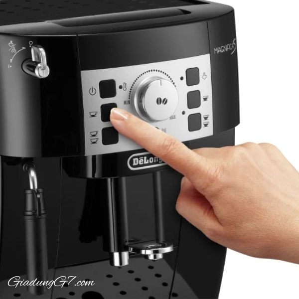 Máy pha cà phê Delonghi Magnifica S ECAM 22115B với Bảng điều khiển dễ dùng