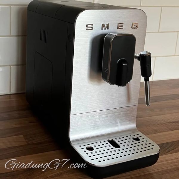 Máy pha cà phê Smeg BCC02BLMEU Menu pha chế đồ uống đa dạng với 8 chế độ khác nhau