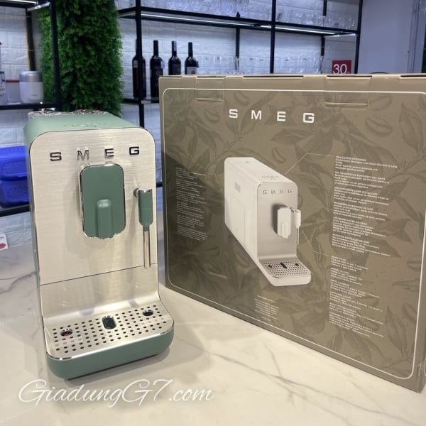 Máy pha cà phê Smeg BCC02EGMEU giúp bạn có thể có được các loại đồ uống khác nhau theo sở thích của mình