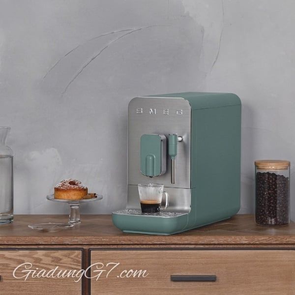 Máy pha cà phê Smeg BCC02EGMEU giúp bạn có thể có được các loại đồ uống khác nhau theo sở thích của mình