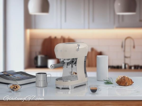 Smeg ECF02 là máy pha cà phê espresso mới nhất