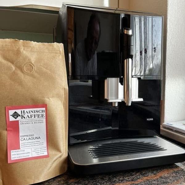 Siemens TF301E09 EQ300 với Hệ thống iAroma độc đáo&nbsp;luôn mang đến những ly cà phê chất lượng tốt nhất.