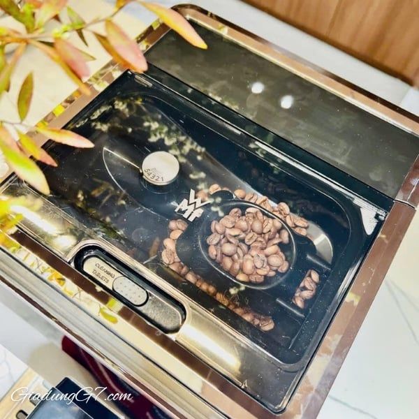 Máy pha cà phê WMF Perfection 680 CP814D10 Vận hành thuận tiện