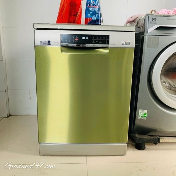 Máy rửa chén Bosch SMS6ZCI49E Serie 6 Rửa siêu sạch với IntensiveZone & Extra Clean Zone – Làm sạch sâu từng khu vực