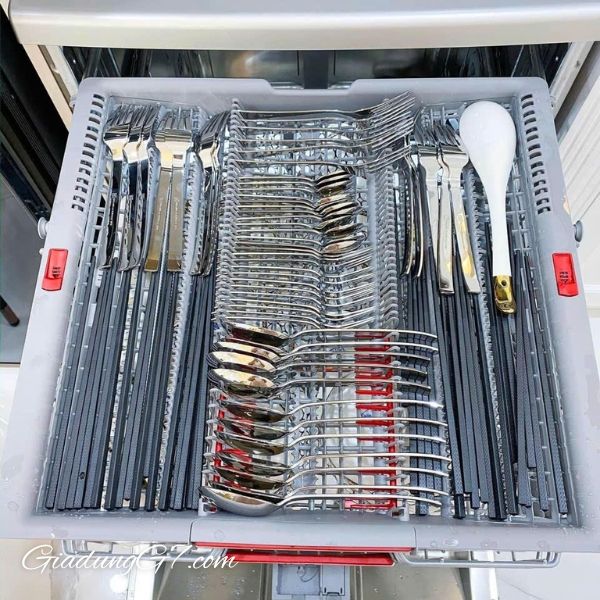 Máy rửa bát độc lập Bosch SMS8YCI01E serie 8 Giá Max Flex Pro - Linh hoạt và tiết kiệm không gian