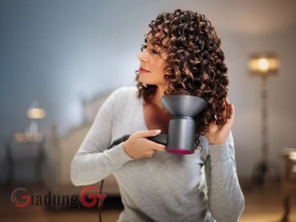 Máy sấy tóc Dyson Supersonic HD07 được trang bị ba cài đặt nhiệt độ và ba tùy chọn tốc độ không khí.