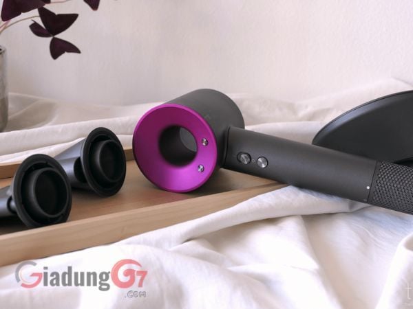 Máy sấy tóc Dyson HD07 được sử dụng động cơ kỹ thuật số Dyson V9 nhanh hơn 6 lần so với các động cơ máy sấy tóc khác