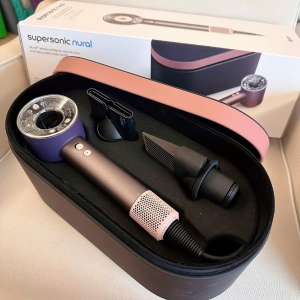 Máy sấy tóc Dyson Supersonic HD16 Nural Jasper plum xinh đẹp cho những cô nàng yêu màu tím
