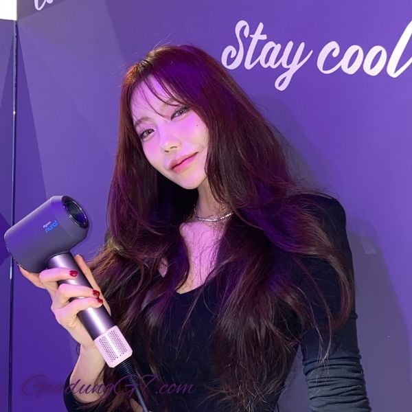 Máy sấy tóc – Giúp tóc khô nhanh chóng