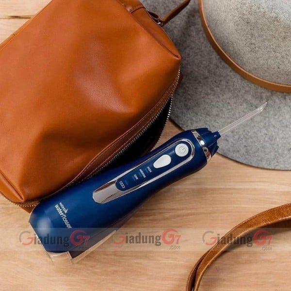 Máy tăm nước Waterpik WP583 / WP-583 có thiết kế cực kỳ yên tĩnh và bộ sạc từ tính nhanh trong 4 giờ.