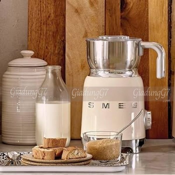 Máy tạo bọt sữa Smeg MFF11CREU Người bạn đồng hành hoàn hảo cho trải nghiệm cà phê của bạn