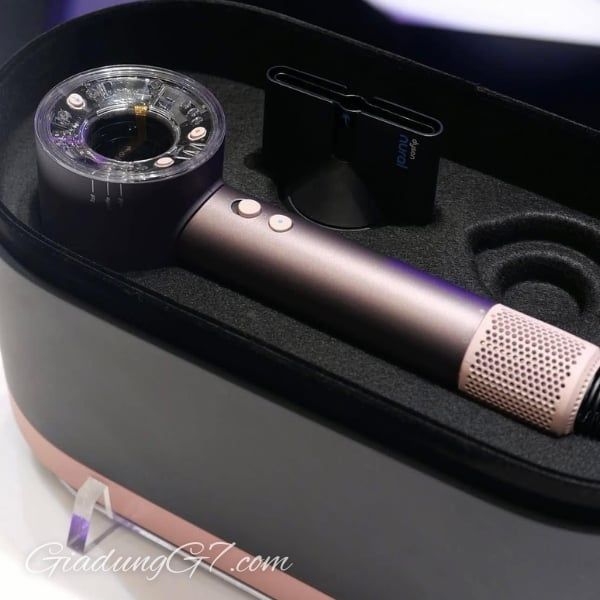 Máy sấy tóc thông minh Dyson Supersonic Nural được trang bị cảm biến khoảng cách và tự động điều chỉnh nhiệt độ