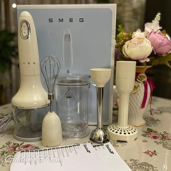 Máy xay cầm tay Smeg HBF02CREU / HBF22CREU - Thiết kế sang trọng với vỏ inox, có thể xay nấm