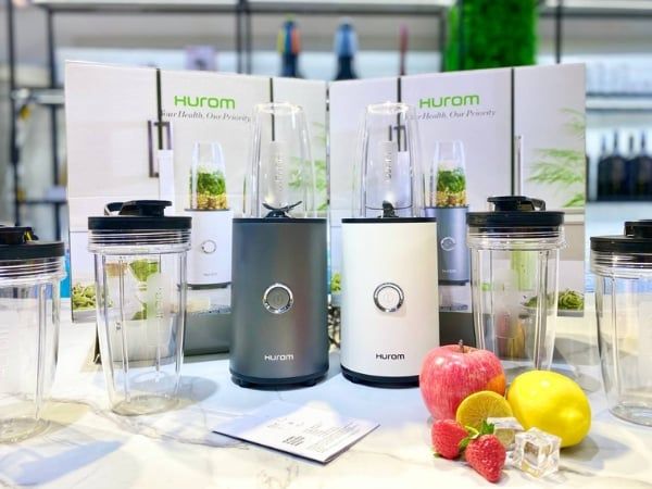 Máy xay sinh tố Hurom Mini 2024 Xay các loại trái cây, rau củ và hạt để tạo ra các loại sinh tố, smoothie, và nước ép trái cây tươi ngon