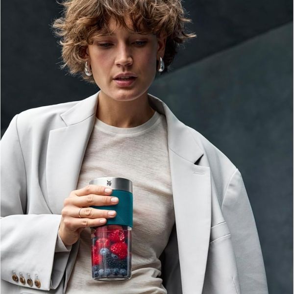 Máy xay sinh tố Mix and Go WMF Kuchenminis cho Hiệu quả tuyệt vời với 300 ml sinh tố được xay hoàn hảo chỉ trong 40 giây.