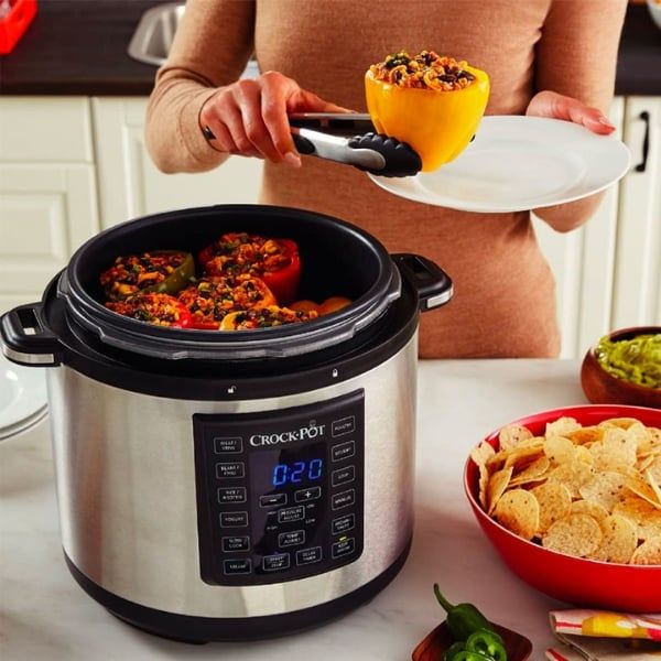 Nồi áp suất đa năng Crock Pot CSC051X với 4 chức năng và 8 chương trình để bạn luôn có thể chuẩn bị những gì mình muốn