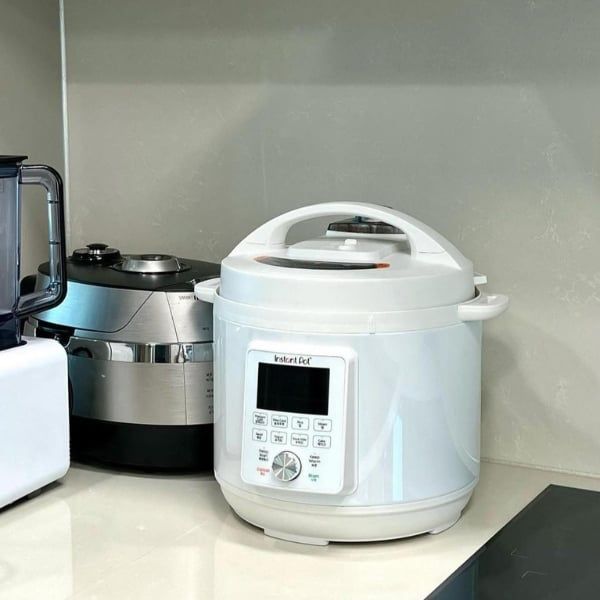 Nồi áp suất đa năng Instant Pot Signature Snow White 60 Áp suất, nấu chậm, nấu cơm, hấp, sữa chua, sous vide, làm bánh, xào, giữ ấm.