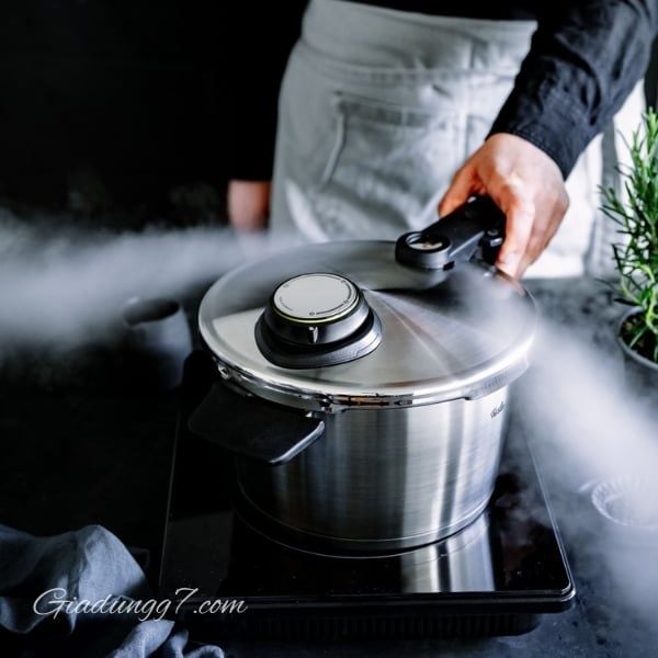 Chức Năng Tắt Hơi Nước Tiện Dụng của Nồi áp suất Fissler Vitavit Premium 4.5L