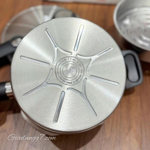 Nồi áp suất Fissler Vitavit Premium 6L Đáy Bếp Cookstar® Phân Phối Nhiệt Hoàn Hảo