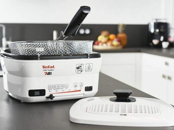 Nồi chiên đa năng Tefal FR4950 9in1 với Lòng nồi được tráng 3 lớp men chống dính