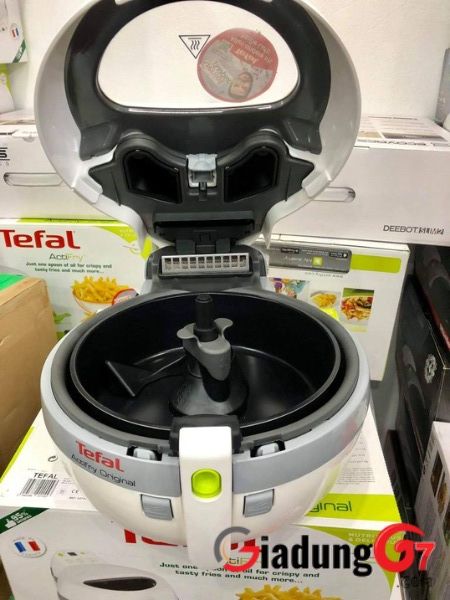 Nồi chiên không dầu Tefal FZ7100 cho phép bạn chiên chỉ với 1 thìa dầu cho 1 kg khoai chiên giòn.