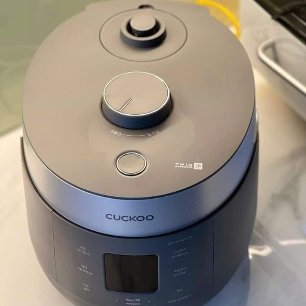 Nồi cơm điện áp suất kép Cuckoo CRP ST0610FG 1.08L Công Nghệ Áp Suất Kép – Giúp Món Ăn Ngon Hơn