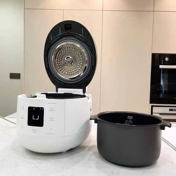 Nồi cơm điện áp suất kép Cuckoo CRP ST1010FW 1.8L Công Nghệ Lòng Nồi Xwall Black – Chống Dính Tuyệt Đối