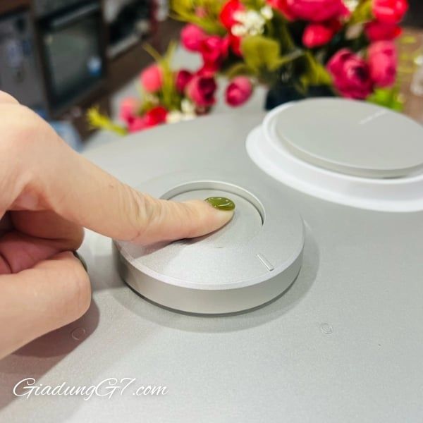 Nồi cơm điện cao tần Cuchen CRT UPDS0670W 1.08L có chức năng giọng nói