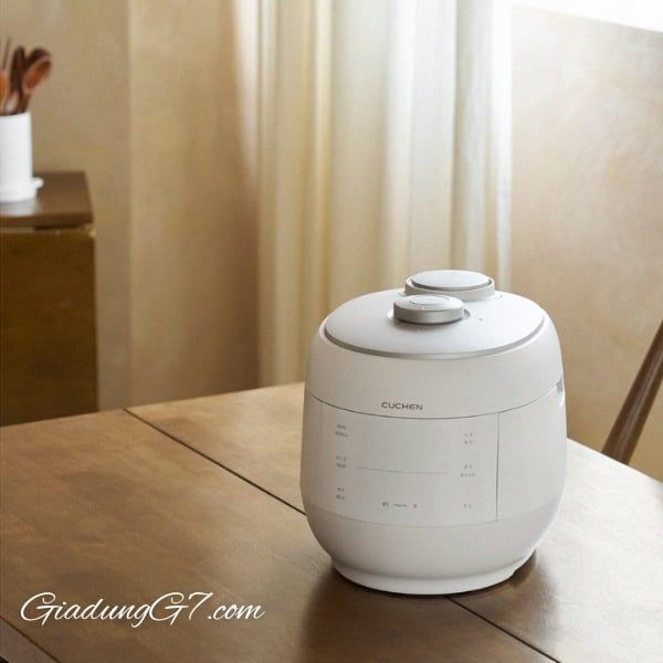 Nồi cơm điện cao tần Cuchen CRT UPDS0670W 1.08L hoàn hảo cho bữa ăn với 2-6 người