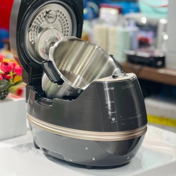 Nồi cơm điện cao tần Cuckoo CHAS109FB 1.8L Thiết kế sang trọng, tối ưu tiện ích