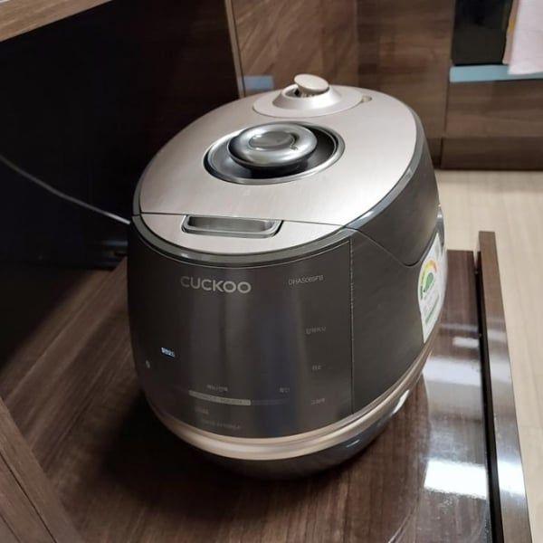 Nồi cơm điện cao tần Cuckoo CHAS109FB 1.8L Thiết kế thông minh – Dễ dàng vệ sinh & sử dụng