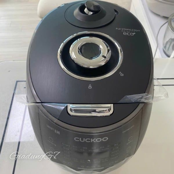 Nồi cơm điện cao tần Cuckoo CRP DHP0610FD 1.08L Thép không gỉ cả bên trong và bên ngoài