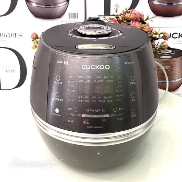 Nồi cơm điện cao tần Cuckoo CRP DHP0610FD 1.08L - Bên trong và bên ngoài bằng thép không gỉ.