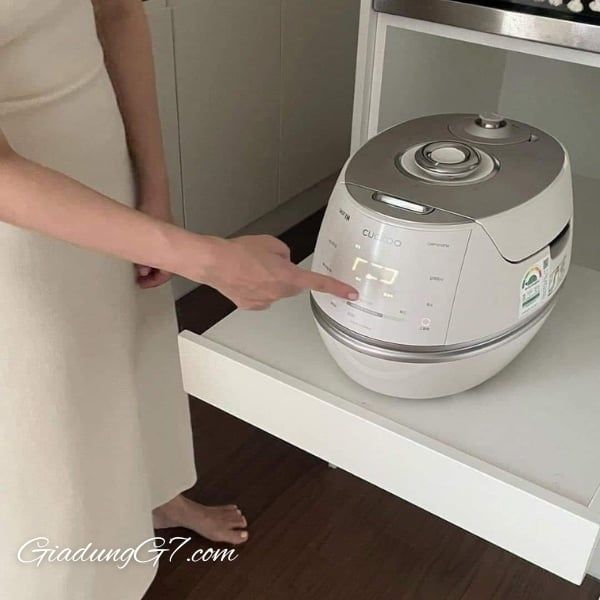 Nồi cơm điện cao tần Cuckoo CRP DHP0610FW 1.08L Thiết kế sang trọng, tối ưu tiện ích