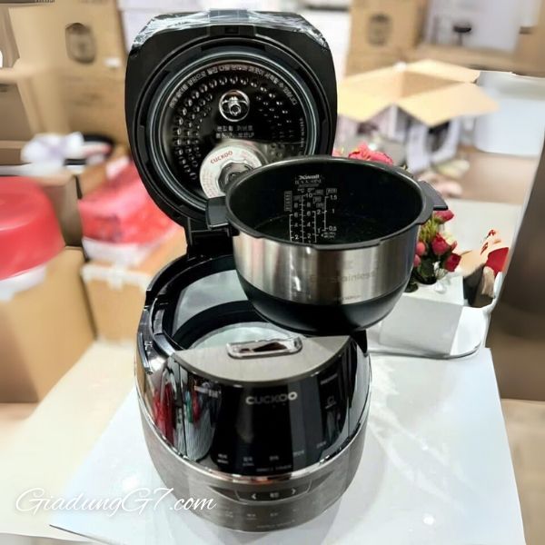 Nồi cơm điện cao tần CRP FHS0610FD 1.08L Cơm ngon hơn với công nghệ cao tần áp suất
