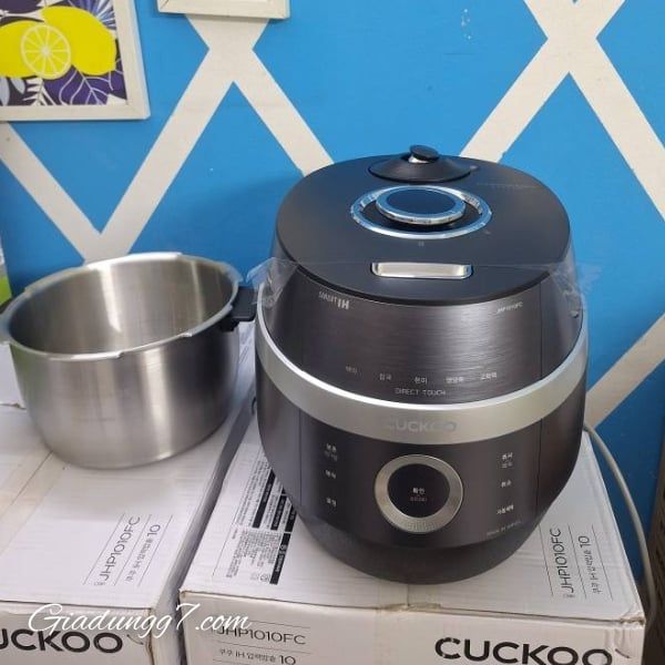 Nồi cơm điện cao tần Cuckoo CRP JHP1010FC&nbsp;1.8L ruột inox Được làm từ chất liệu thép không gỉ chống trầy xước, đảm bảo vệ sinh tốt hơn và sạch sẽ lâu dài.