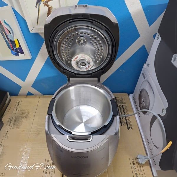 Nồi cơm điện cao tần Cuckoo CRP JHP1060FSM 1.8L ruột inox Hợp vệ sinh và sạch sẽ