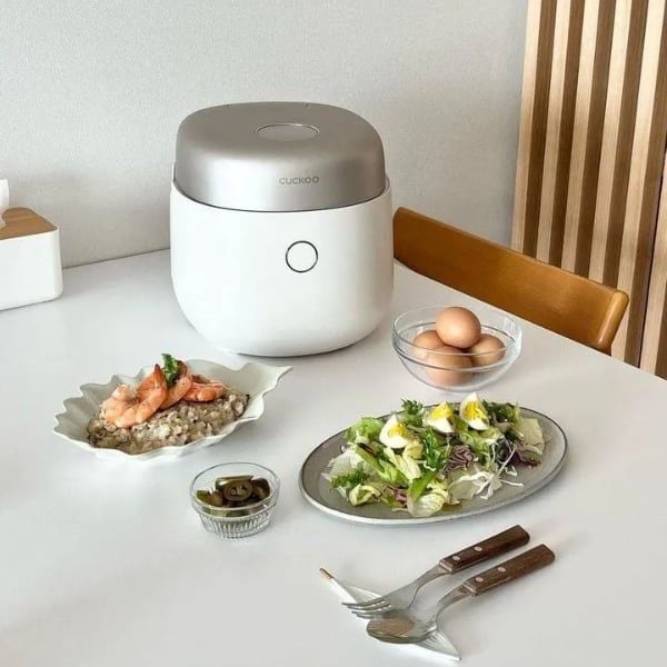 Nồi cơm điện cao tần Cuckoo Master Chef Silent CRP-NHTR0610FGW Màn hình cảm ứng LCD, điều khiển thông minh, hỗ trợ đa ngôn ngữ