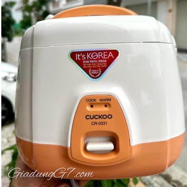 Nồi cơm điện Cuckoo CR 0331 0.54L là lựa chọn lý tưởng cho các gia đình nhỏ với dung tích 0.5 lít,