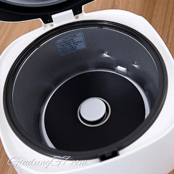 Nồi cơm điện Cuckoo CR 0331 0.54L Chất Liệu Bền Bỉ, Dễ Vệ Sinh