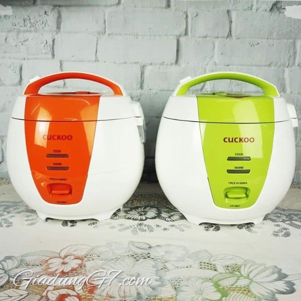 Nồi cơm điện Cuckoo CR0661 với dung tích 1.0 lít là lựa chọn lý tưởng cho các gia đình ít người hoặc sinh viên.