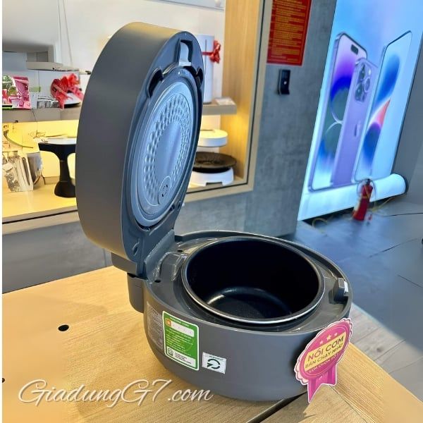 Nồi cơm điện Cuckoo CR0675F Dung Tích 1.08L Phù Hợp Cho Gia Đình Nhỏ