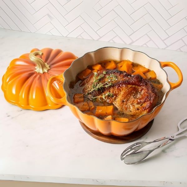 Nồi gang Le Creuset 24cm bí ngô màu cam Tính linh hoạt vượt trội trong nấu ăn
