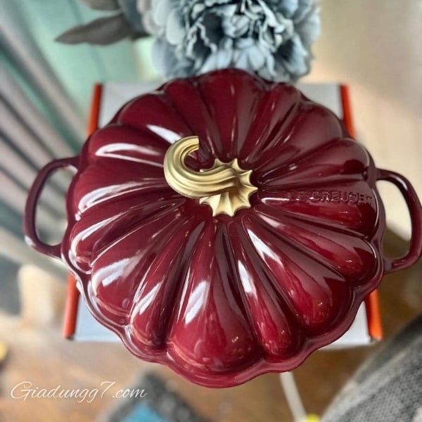 Nồi gang Le Creuset 24cm - Pumpkin Cocotte – Đẹp mắt và đa năng cho căn bếp của bạn